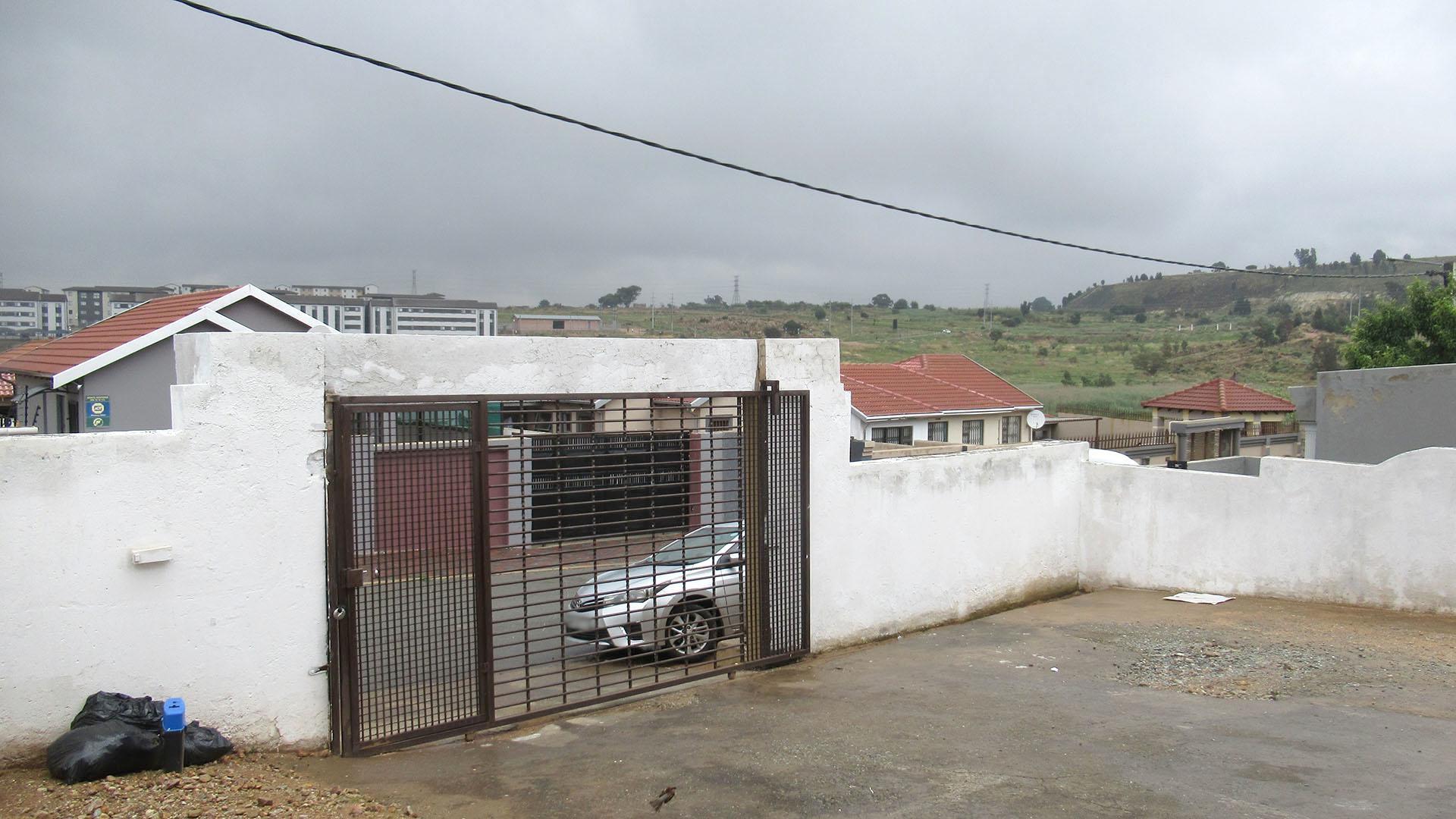 Spaces of property in Fleurhof