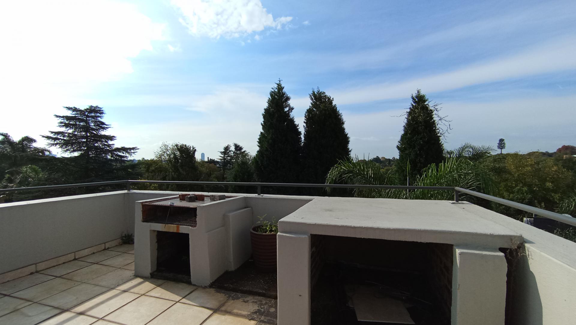 Entertainment - 65 square meters of property in Oaklands - JHB