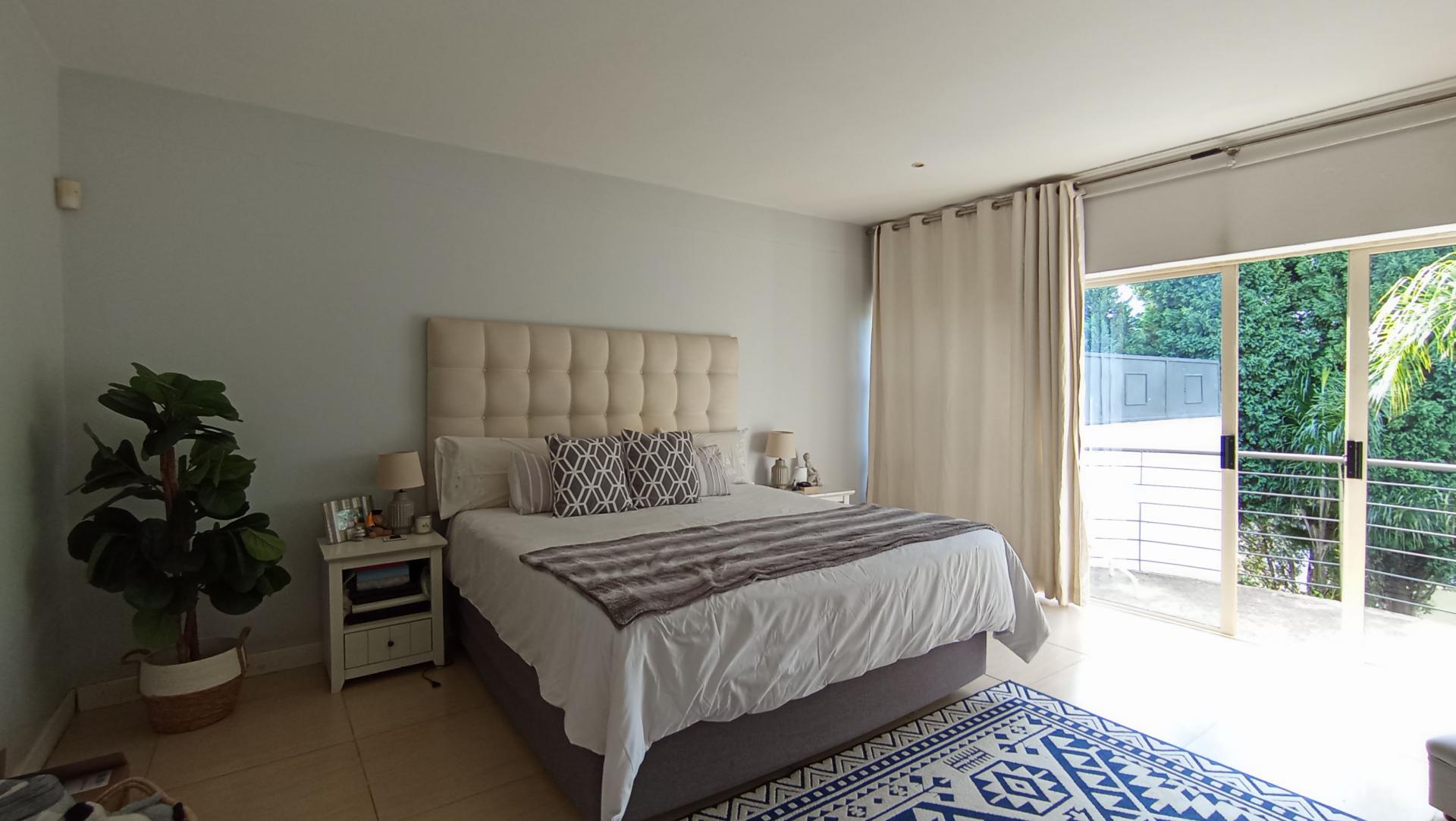 Main Bedroom - 49 square meters of property in Oaklands - JHB