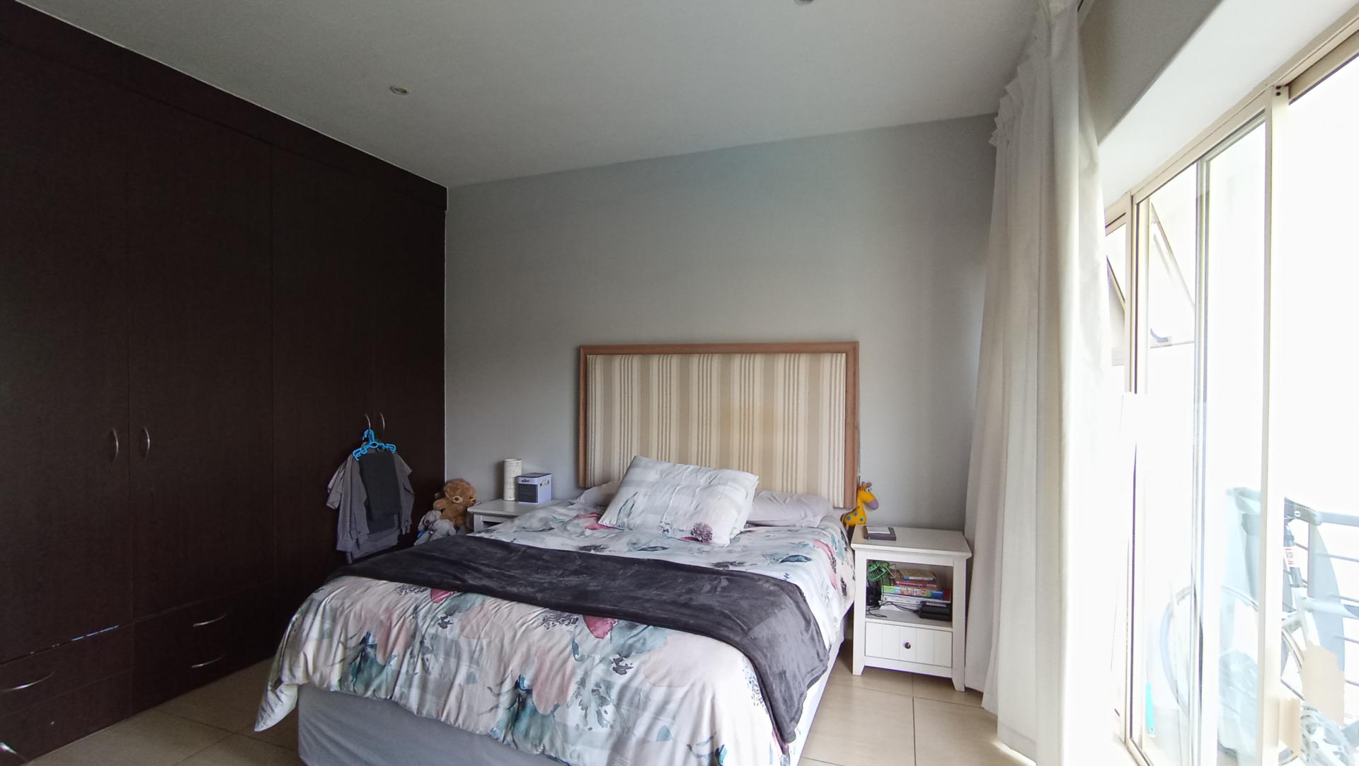 Bed Room 2 - 21 square meters of property in Oaklands - JHB