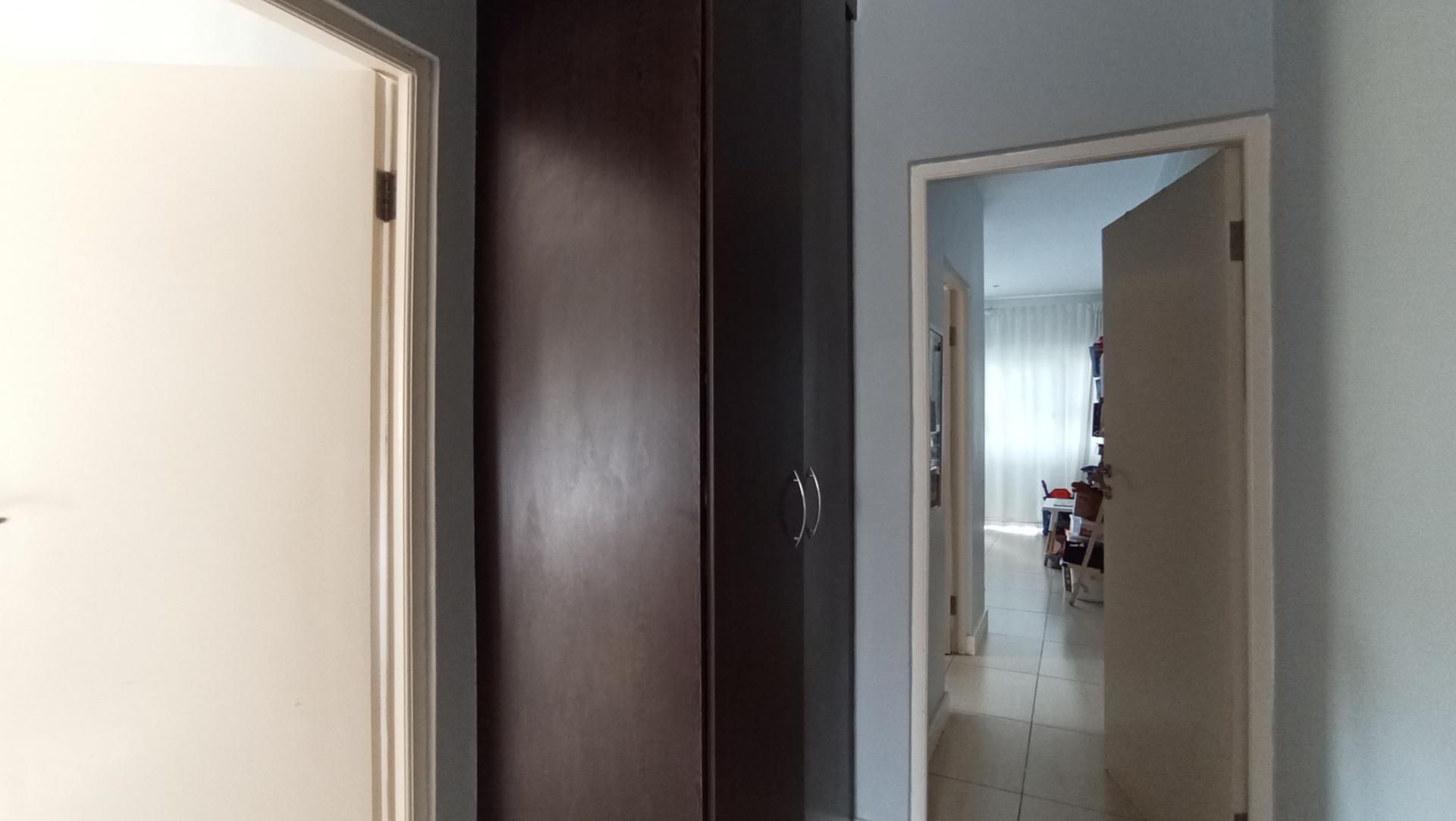 Spaces - 49 square meters of property in Oaklands - JHB