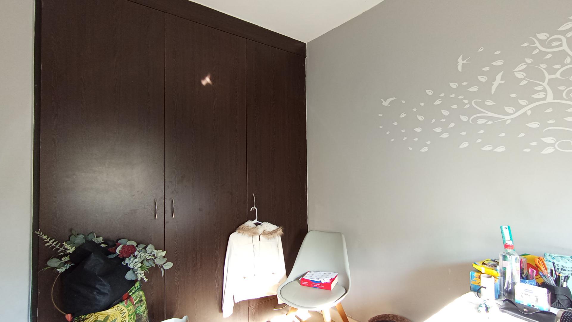 Bed Room 1 - 9 square meters of property in Oaklands - JHB