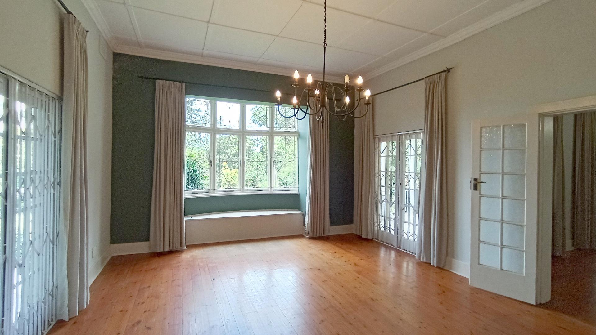 Lounges - 36 square meters of property in Pietermaritzburg (KZN)