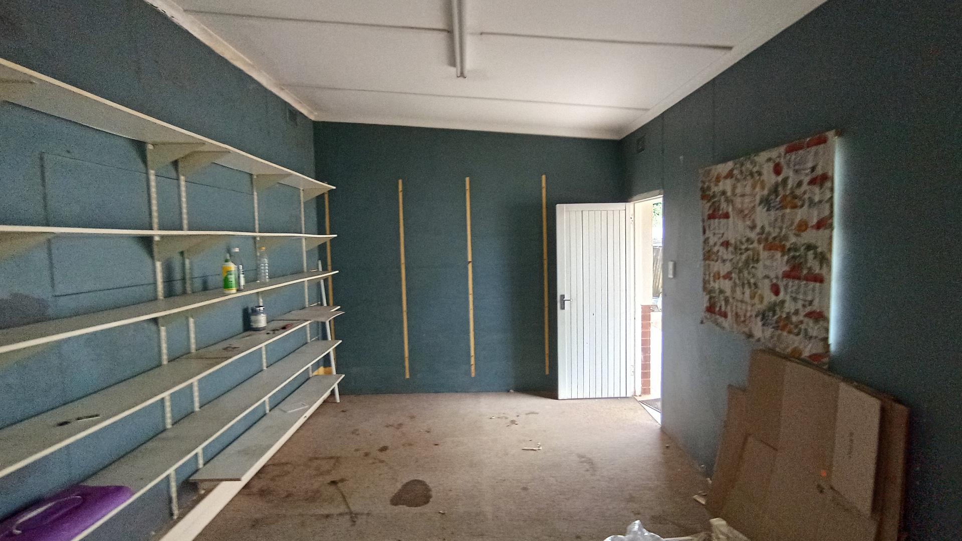 Flatlet - 133 square meters of property in Pietermaritzburg (KZN)