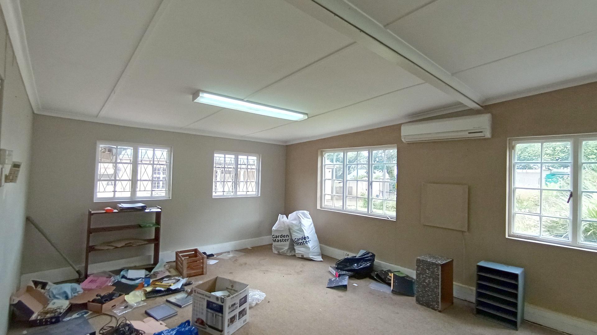 Flatlet - 133 square meters of property in Pietermaritzburg (KZN)