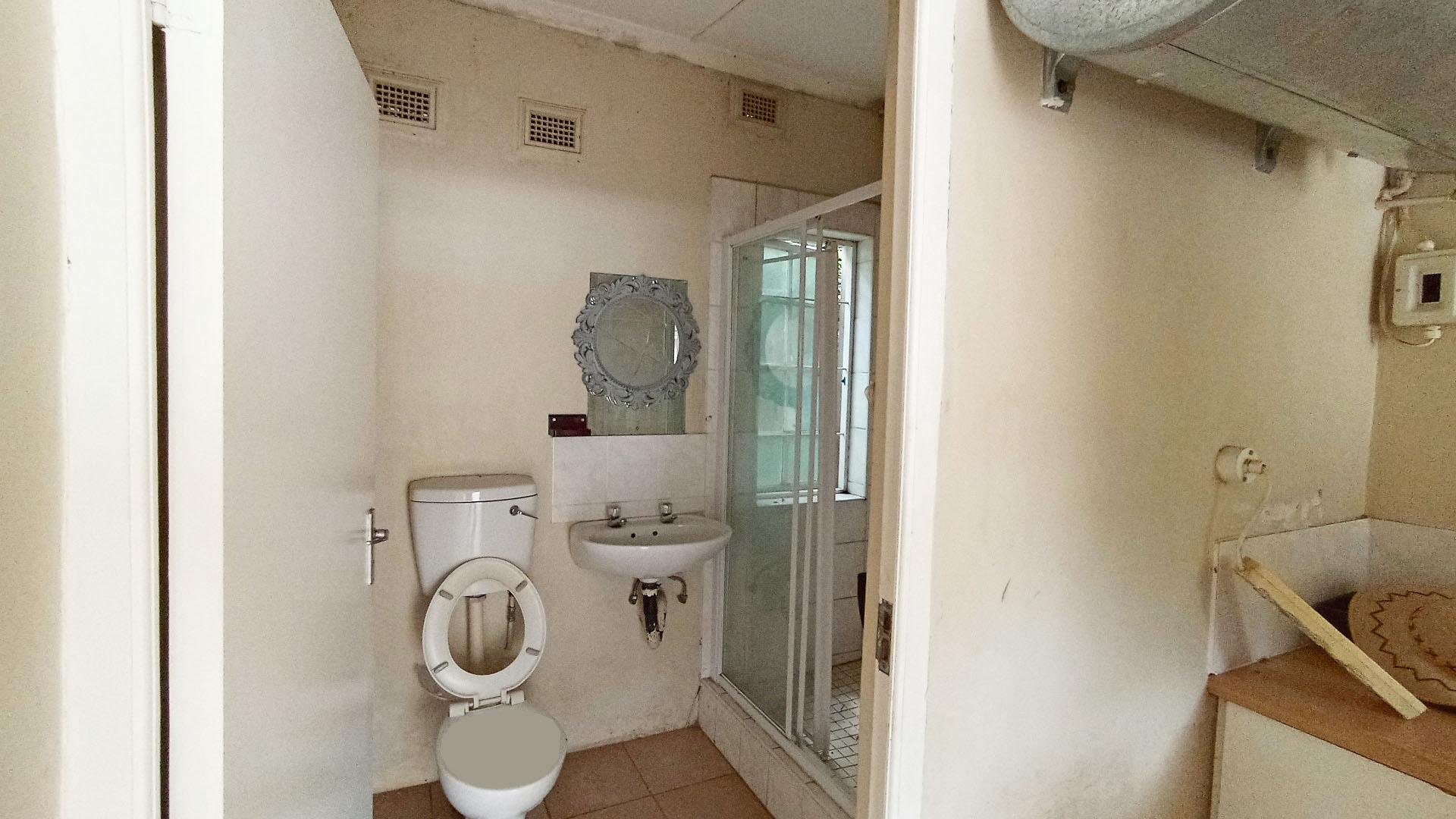 Bathroom 2 - 5 square meters of property in Pietermaritzburg (KZN)