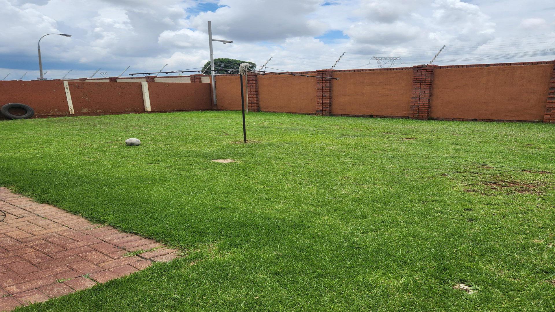 Backyard of property in Albertsdal