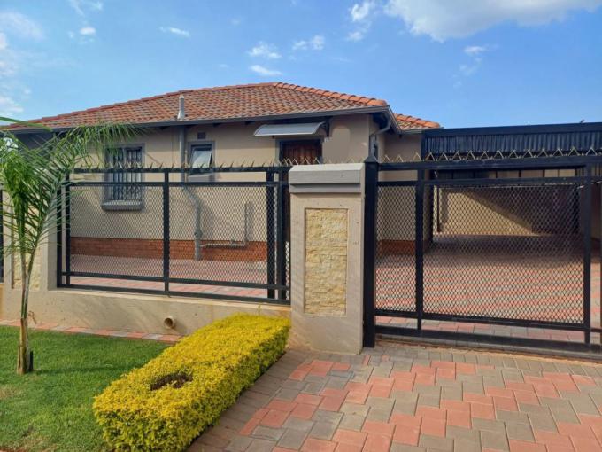 3 Bedroom House for Sale For Sale in Mamelodi - MR610637