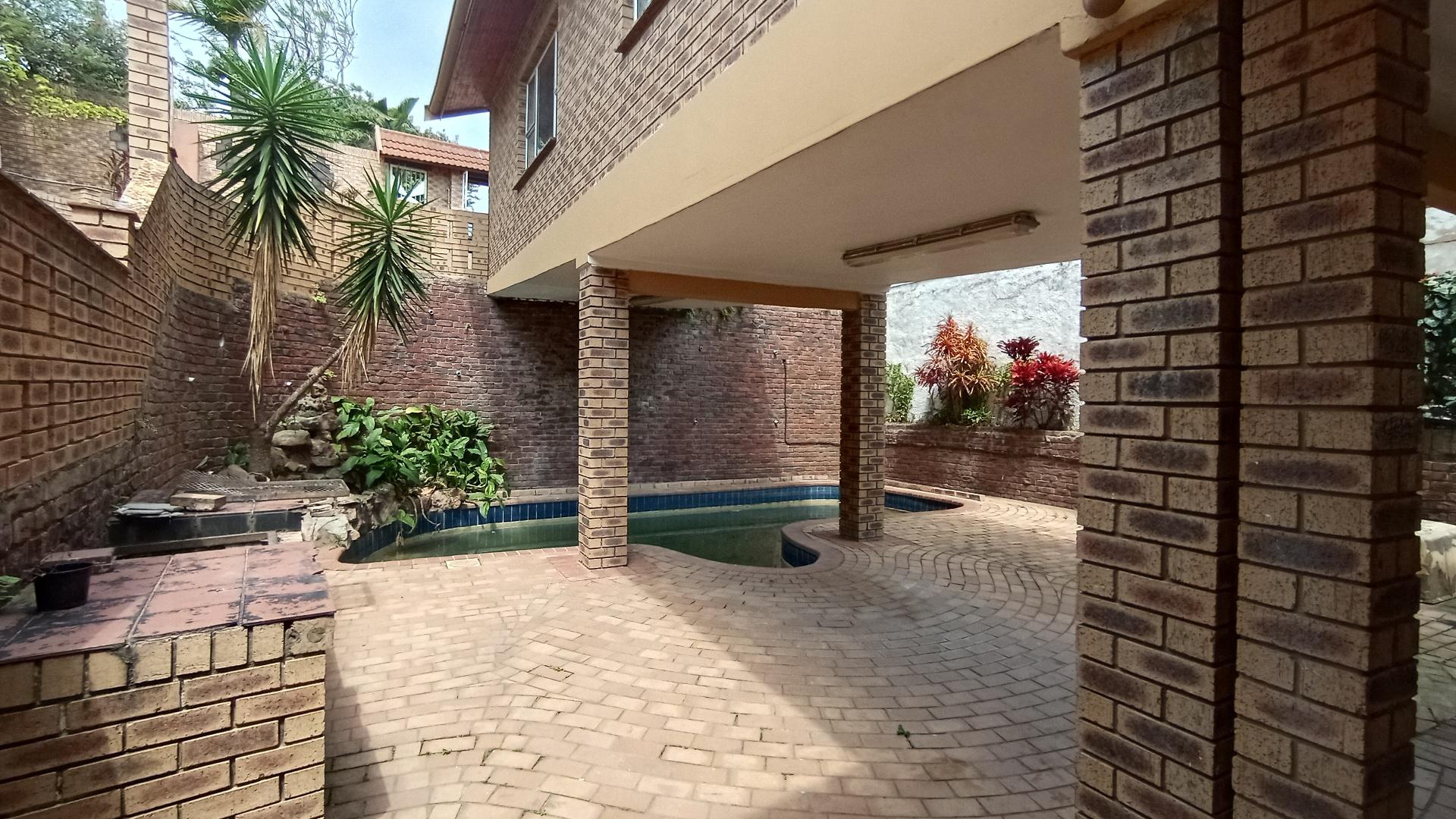 Entertainment of property in Silverglen