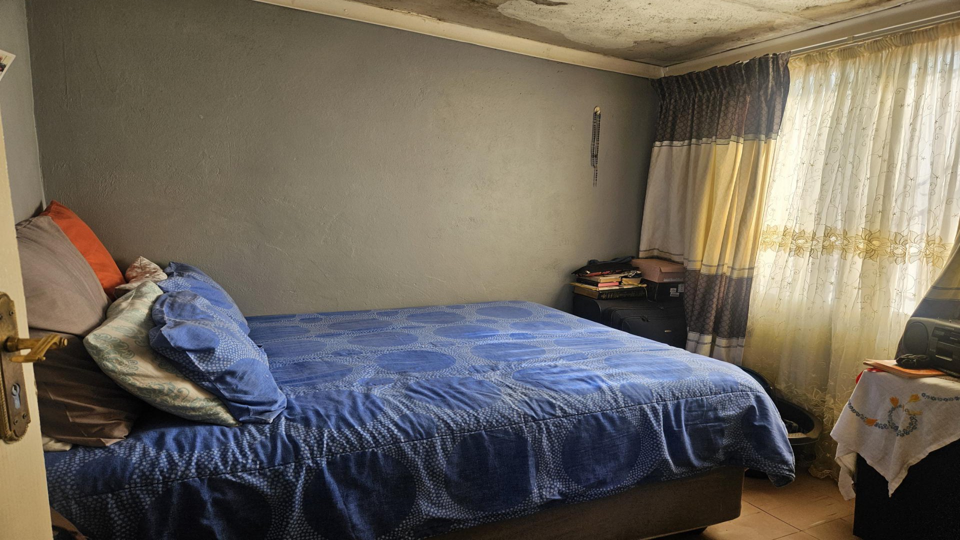 Bed Room 1 of property in Chris Hani