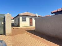 Front View of property in Lufhereng