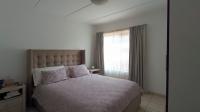 Main Bedroom - 17 square meters of property in Kosmosdal