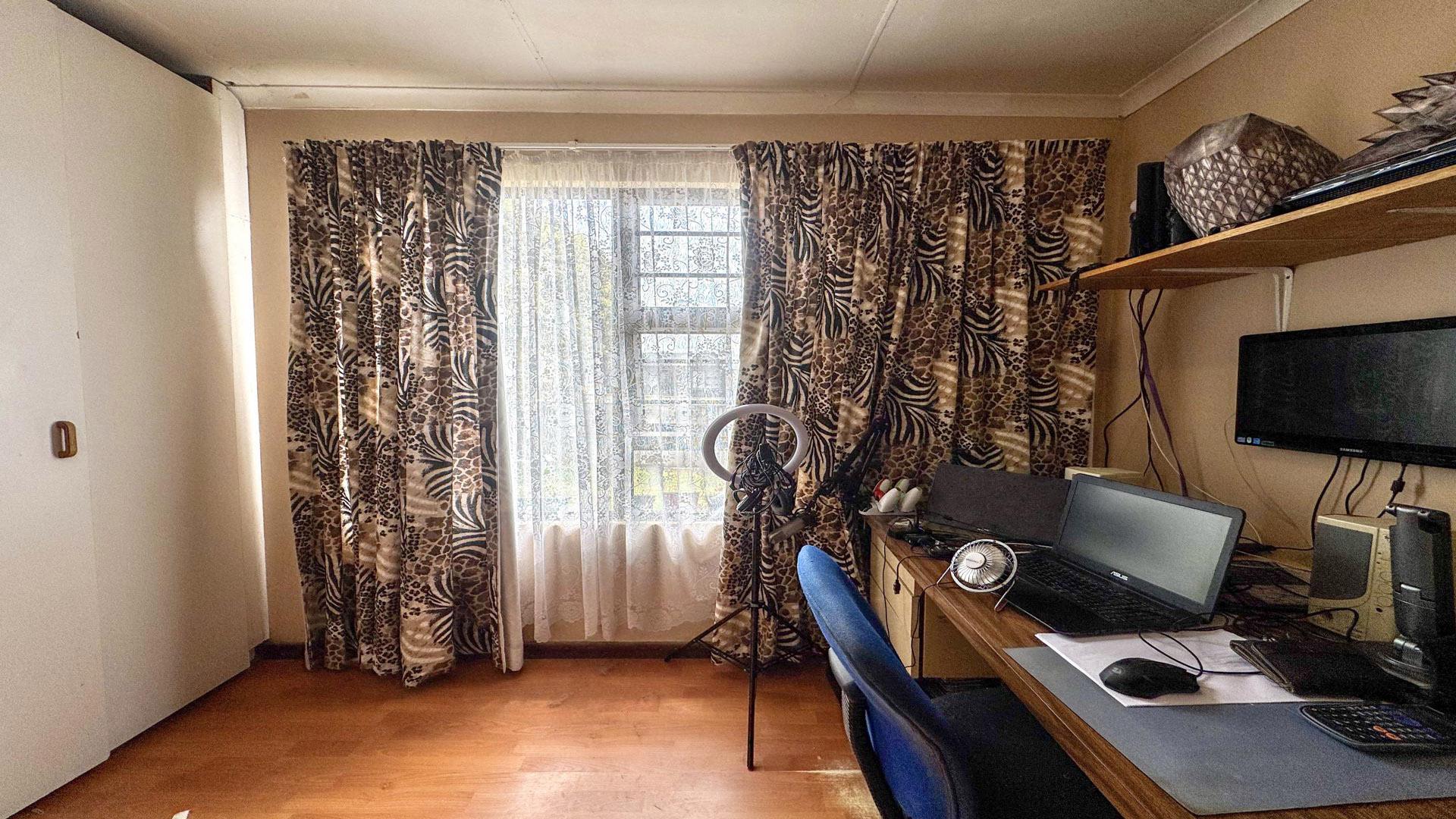 Bed Room 2 of property in Hunters Retreat