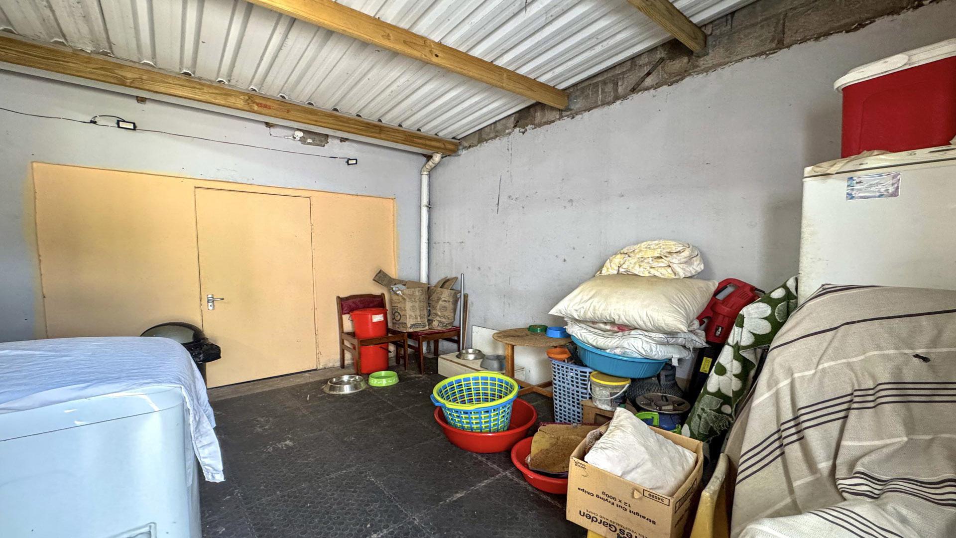 Laundry Room  of property in Hunters Retreat