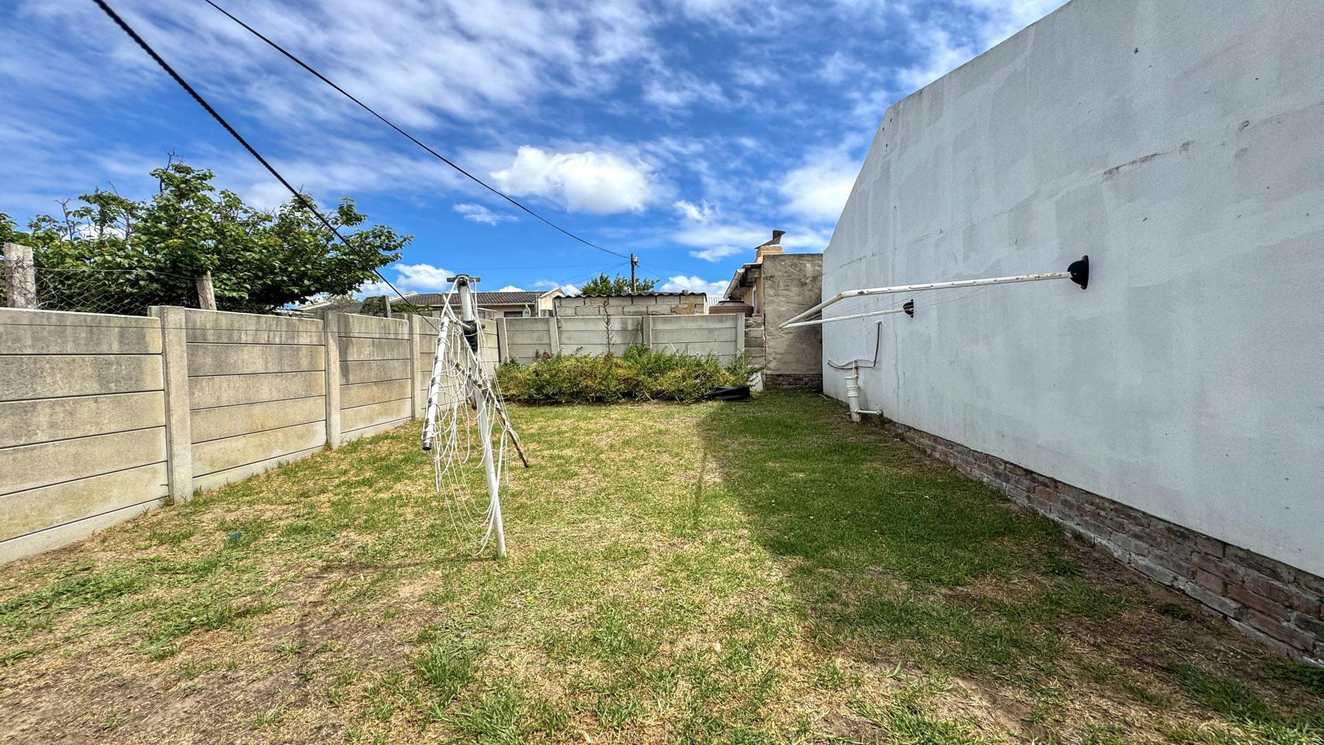 Backyard of property in Hunters Retreat