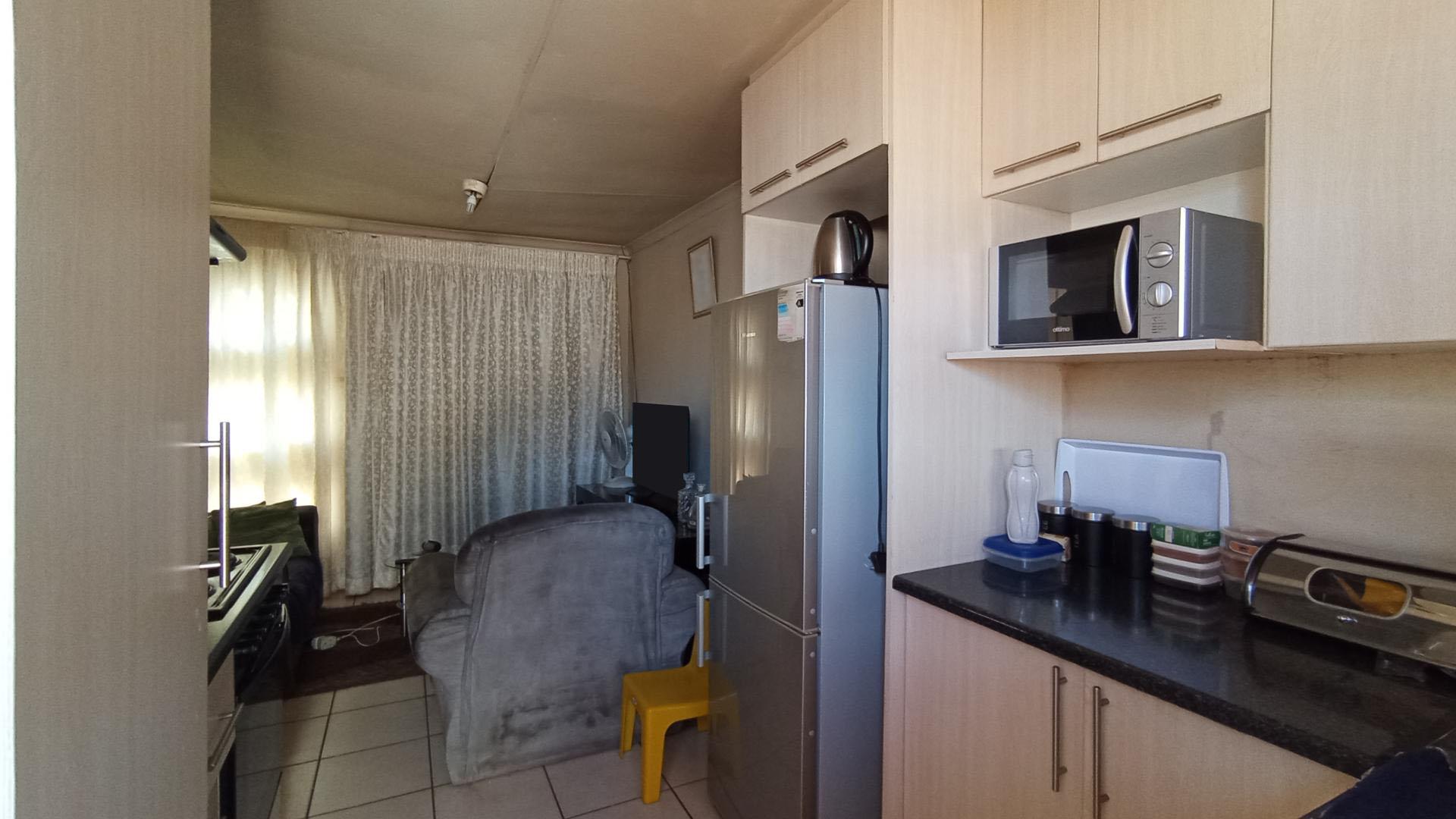 Kitchen - 7 square meters of property in Soshanguve