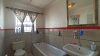 Bathroom 1 - 5 square meters of property in Mimosa Park