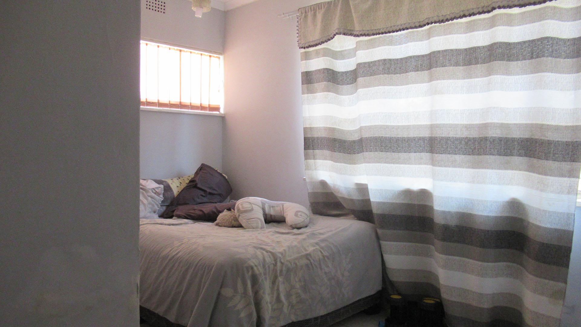 Main Bedroom - 11 square meters of property in Hamberg