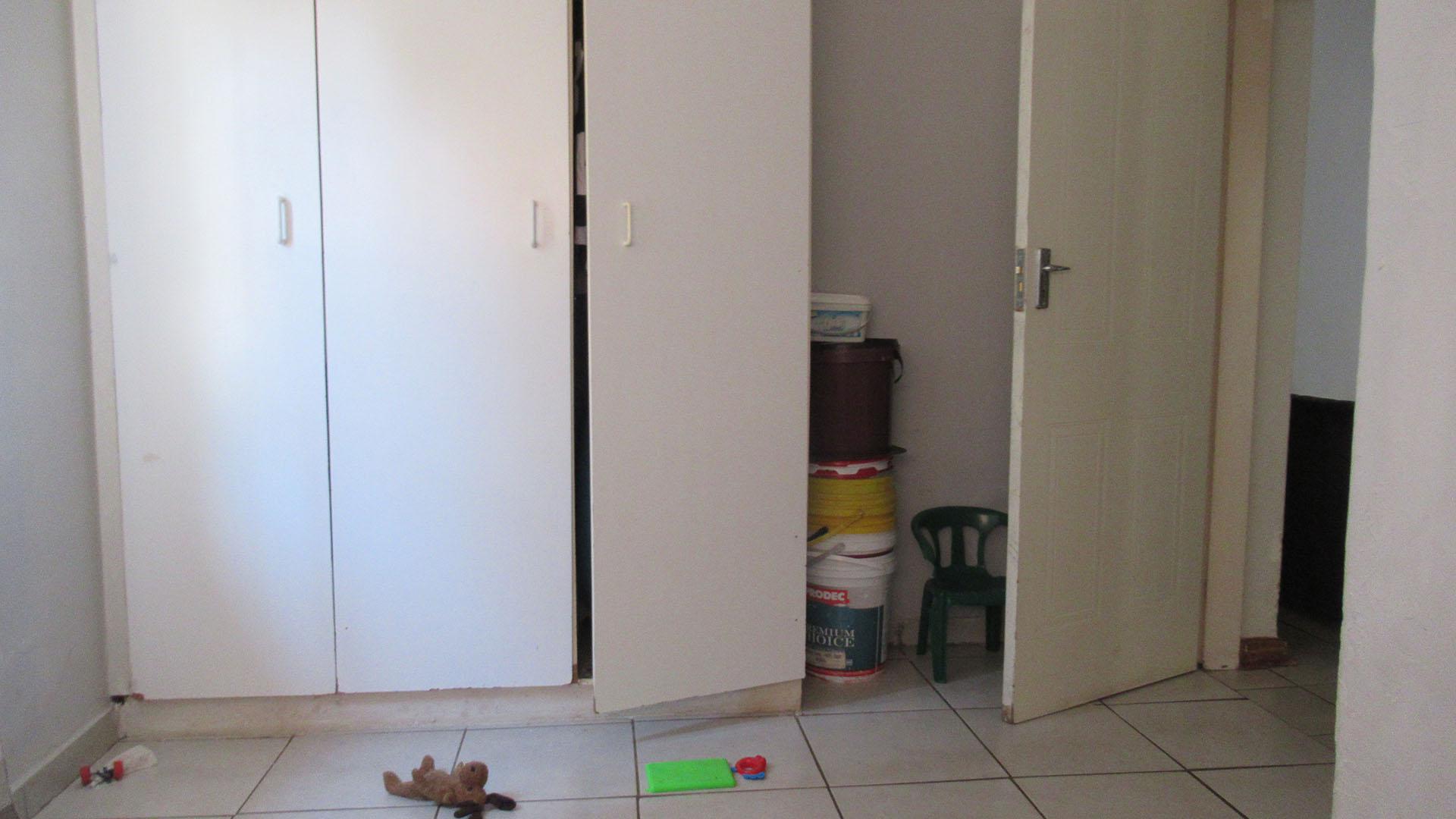Main Bedroom - 11 square meters of property in Hamberg