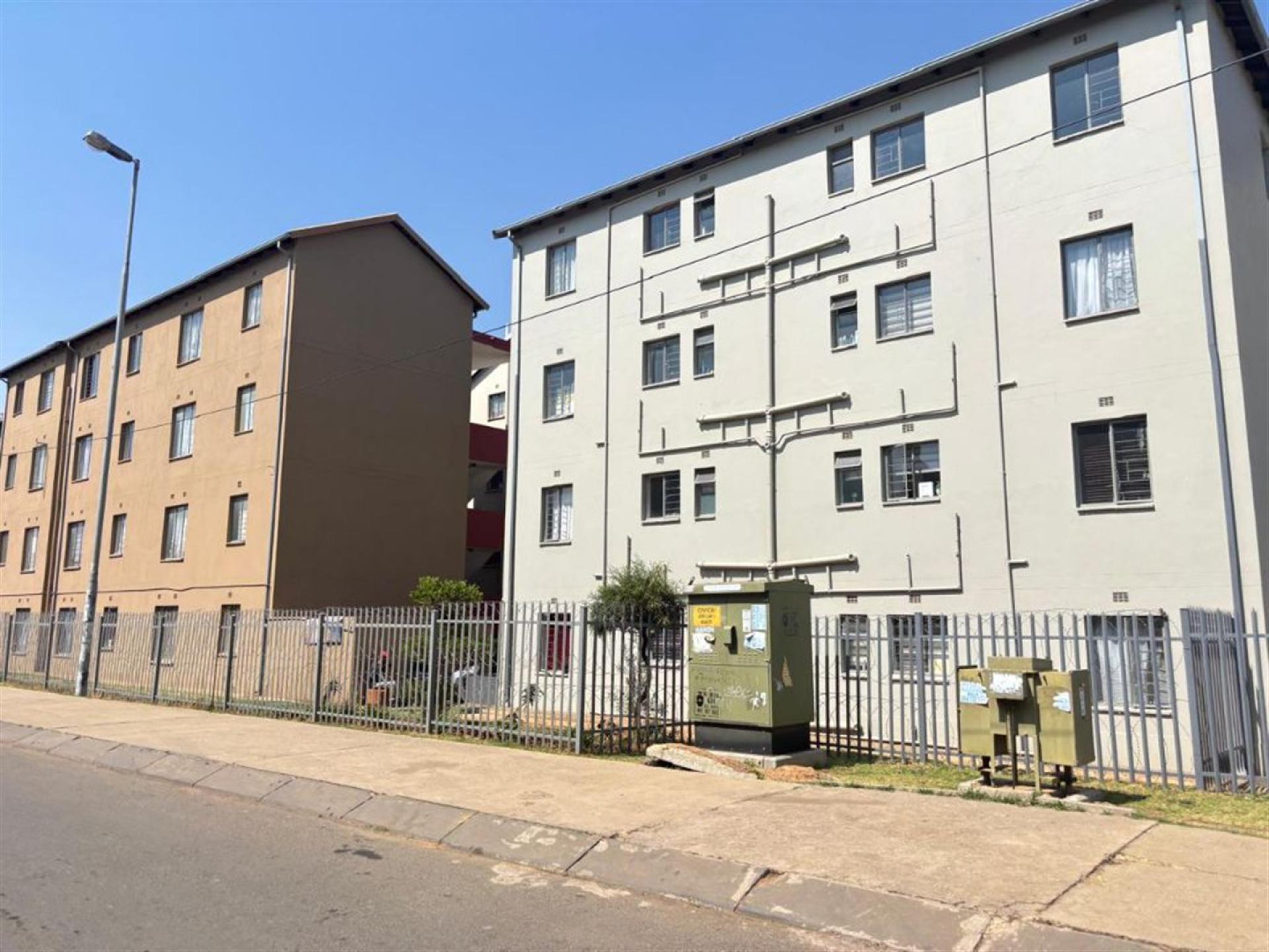 Front View of property in Jabulani