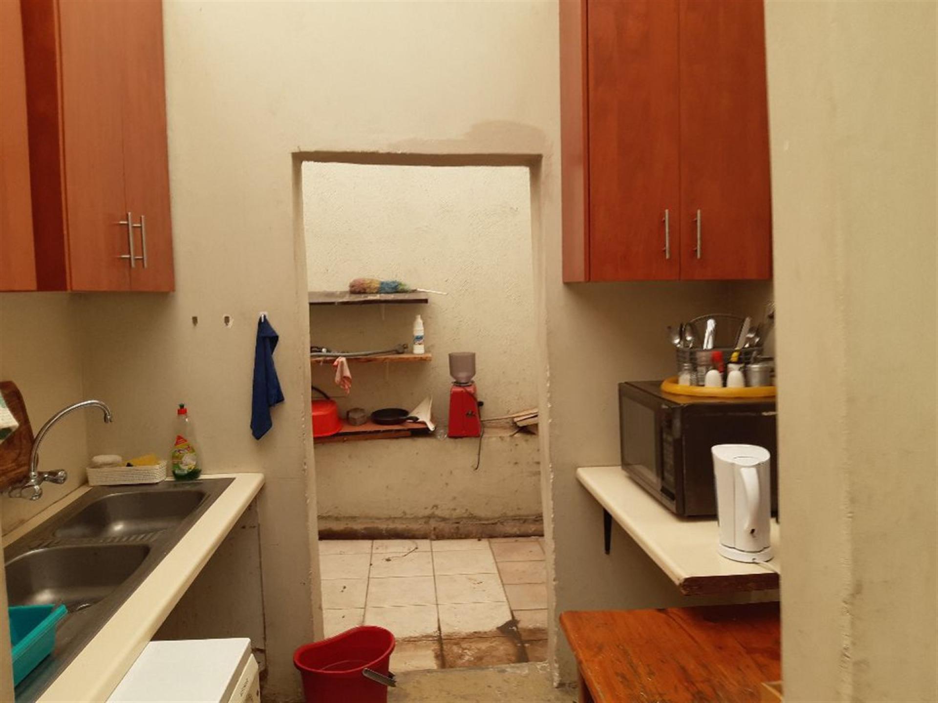 Kitchen of property in Wendywood