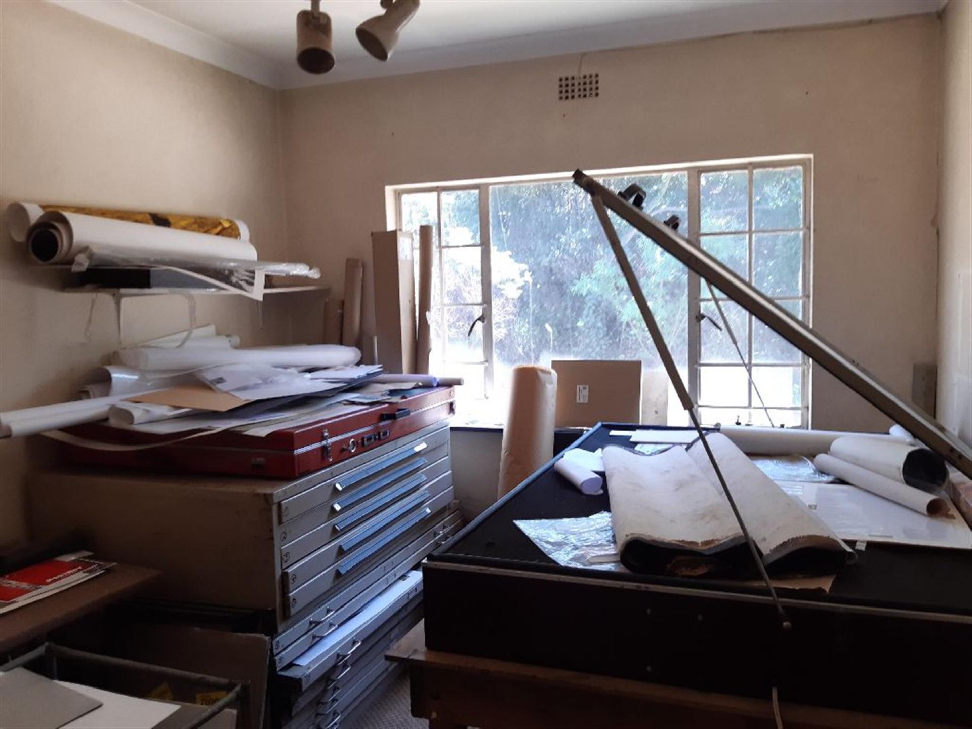 Spaces of property in Wendywood