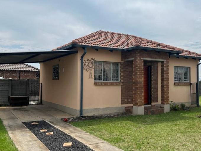 2 Bedroom Simplex for Sale For Sale in Waterval East - MR611056