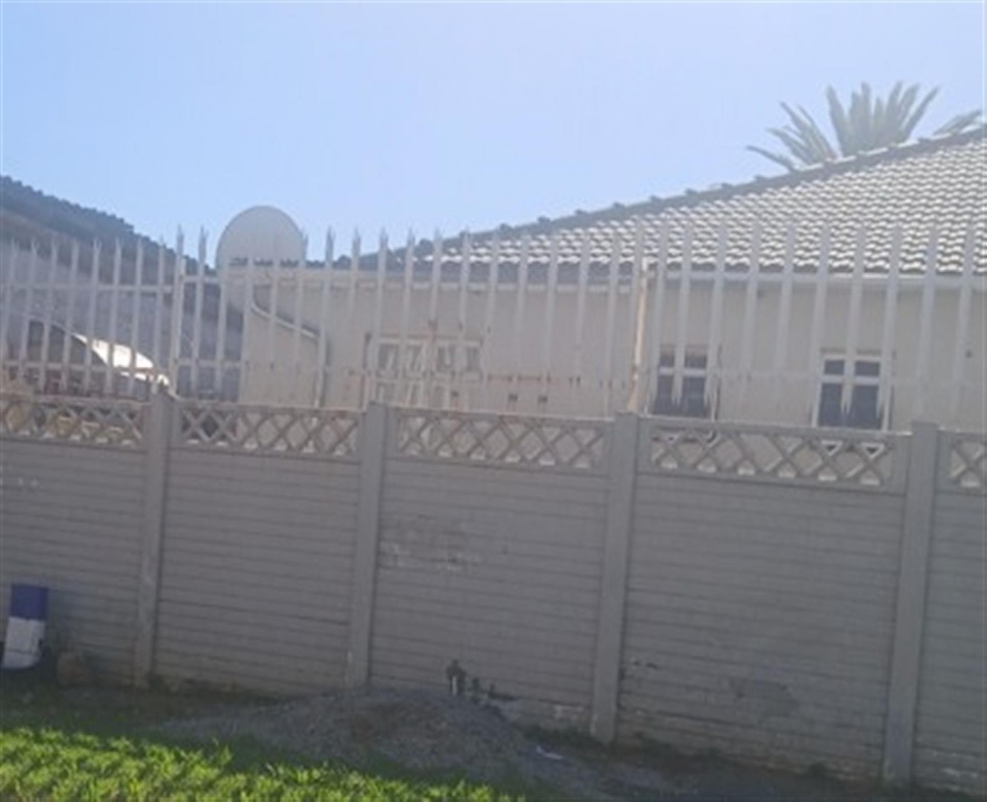 Front View of property in Regents Park