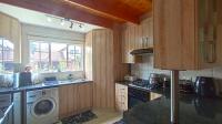 Kitchen - 12 square meters of property in Ravenswood