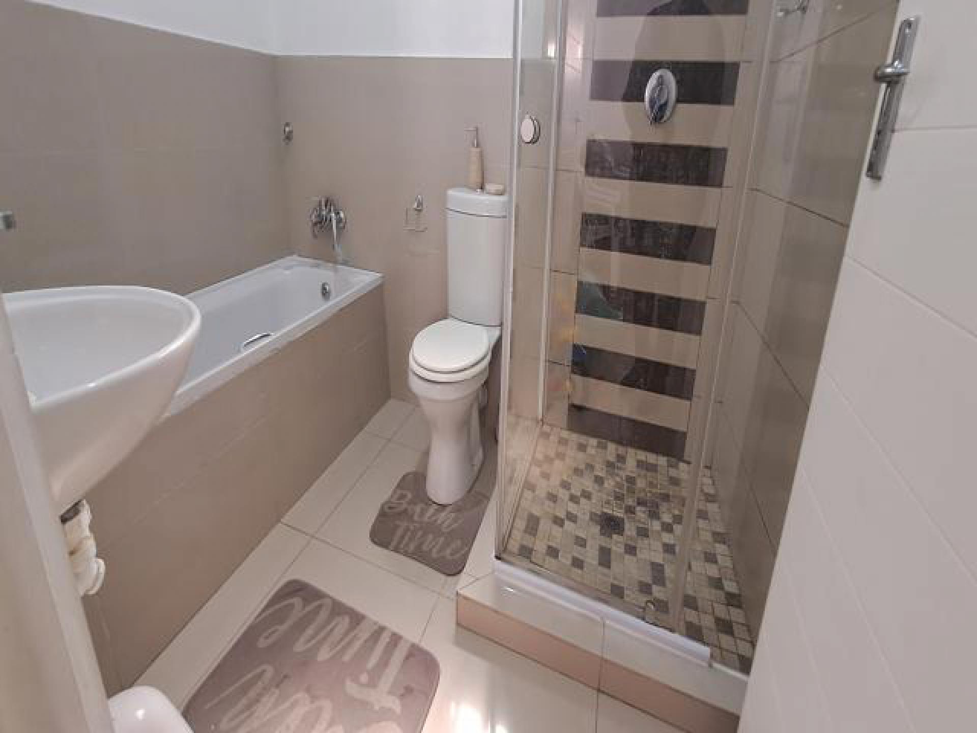 Bathroom 1 of property in Hagley