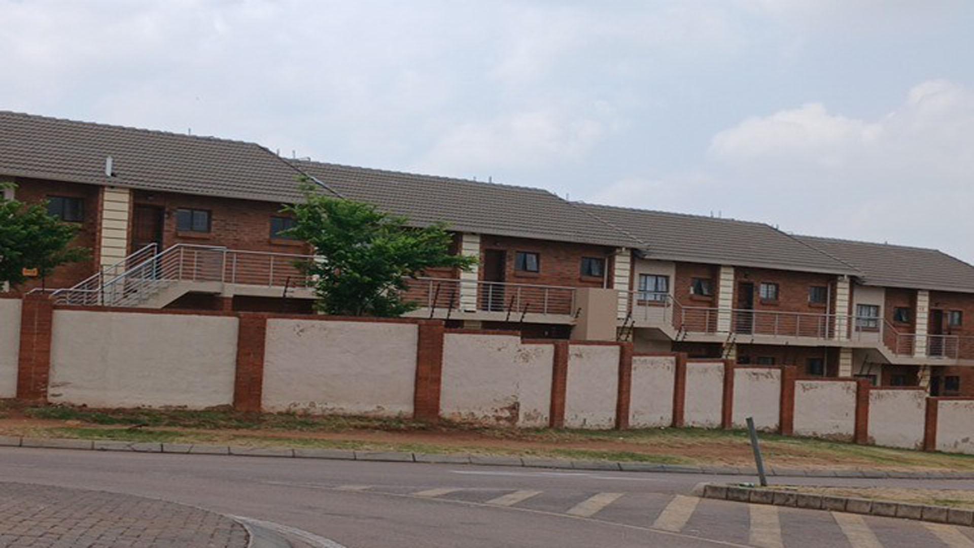 Front View of property in Sagewood