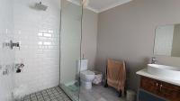 Main Bathroom of property in Admirals Park