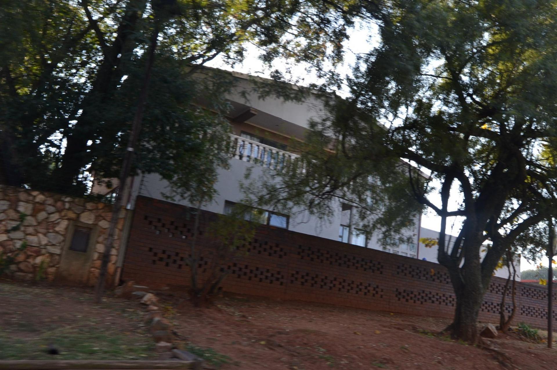 Front View of property in Florida Glen