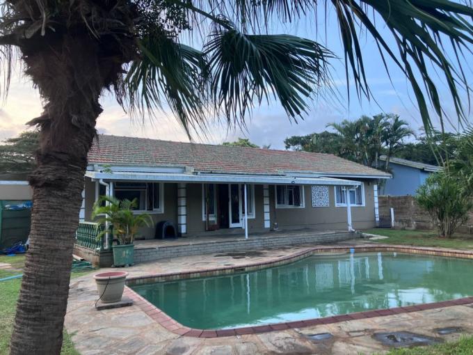 3 Bedroom House for Sale For Sale in Amanzimtoti  - MR611391