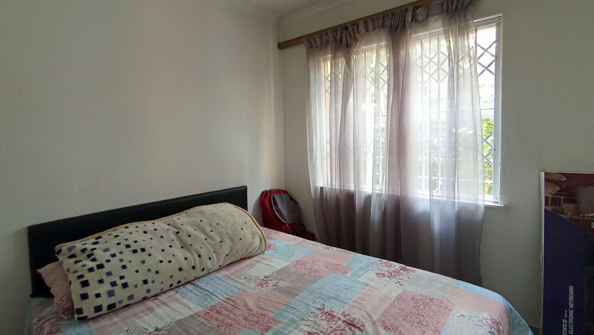 Bed Room 1 - 9 square meters of property in Sandown