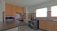 Kitchen - 14 square meters of property in Die Hoewes