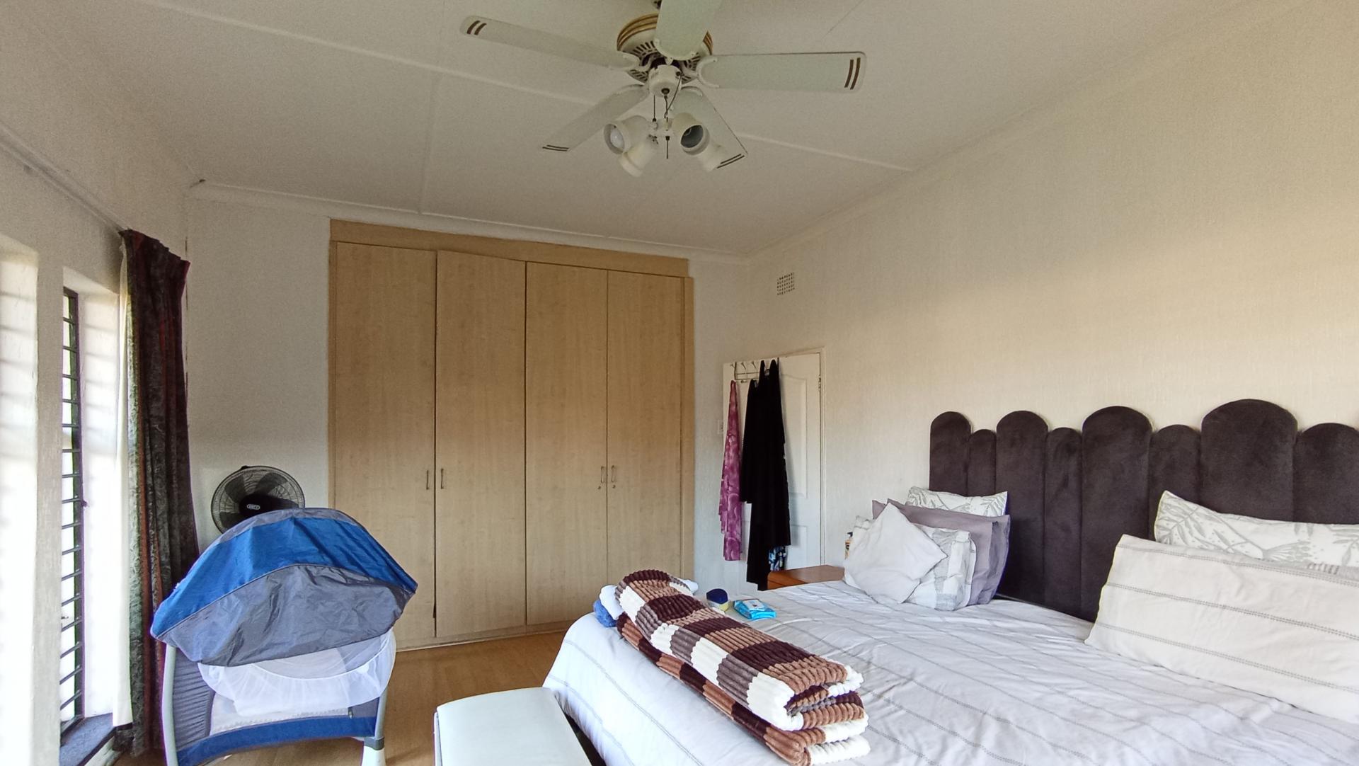 Bed Room 1 - 22 square meters of property in Crosby