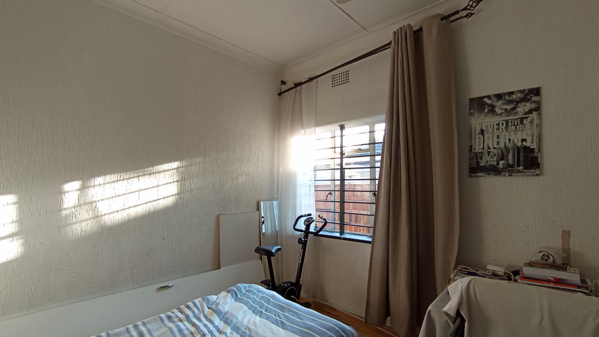 Bed Room 3 - 15 square meters of property in Crosby