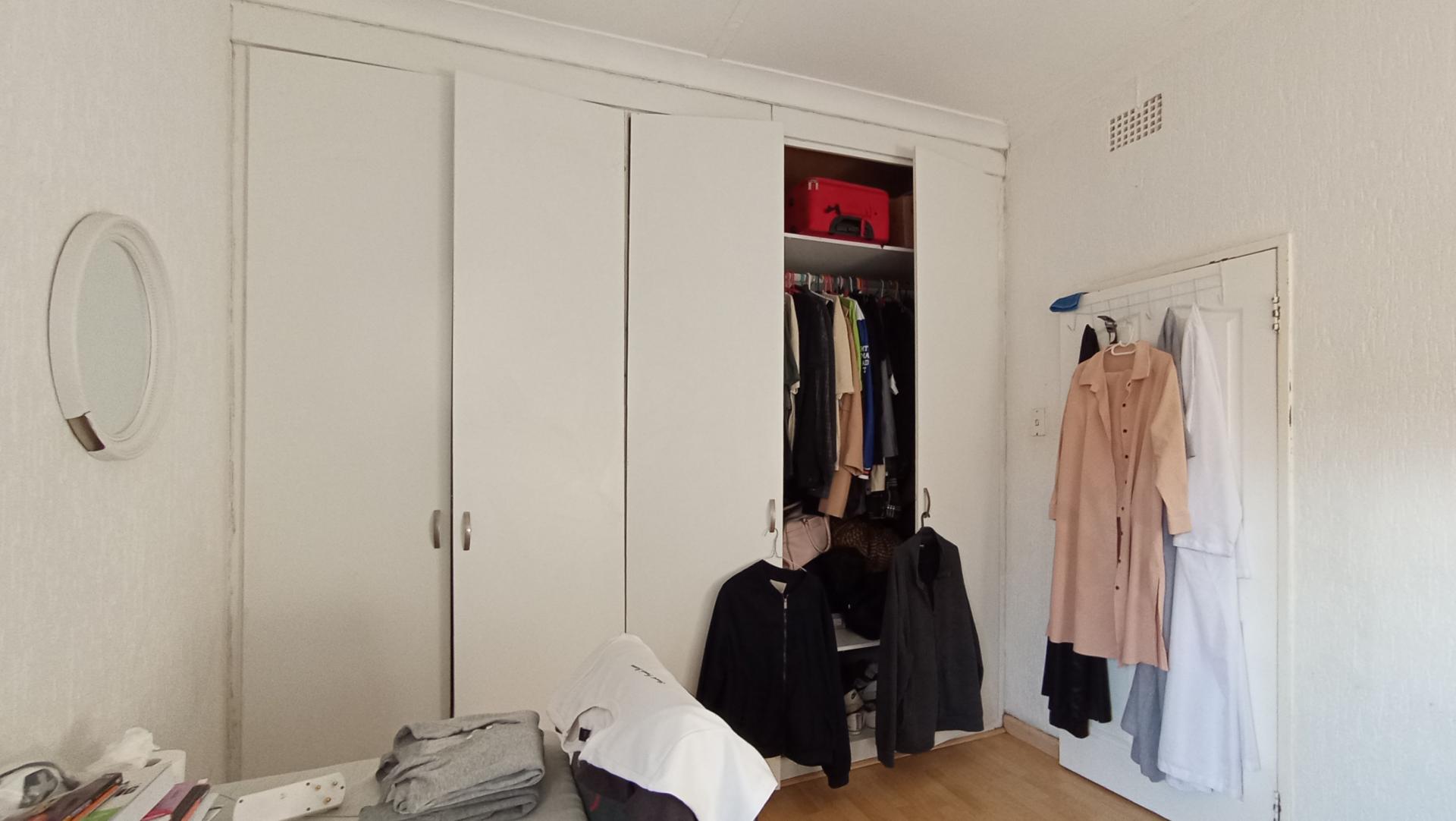 Bed Room 3 - 15 square meters of property in Crosby