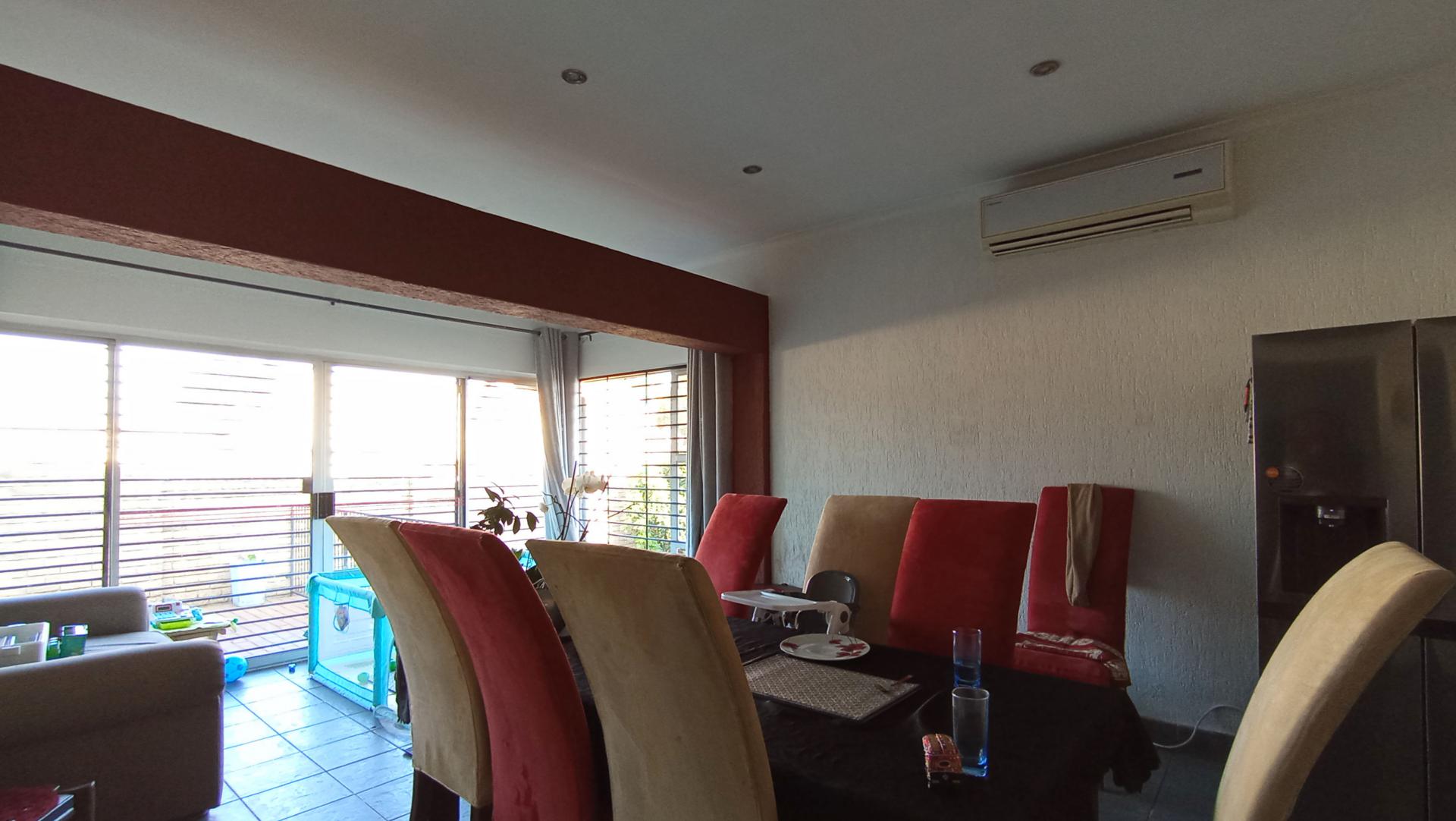 Dining Room - 29 square meters of property in Crosby