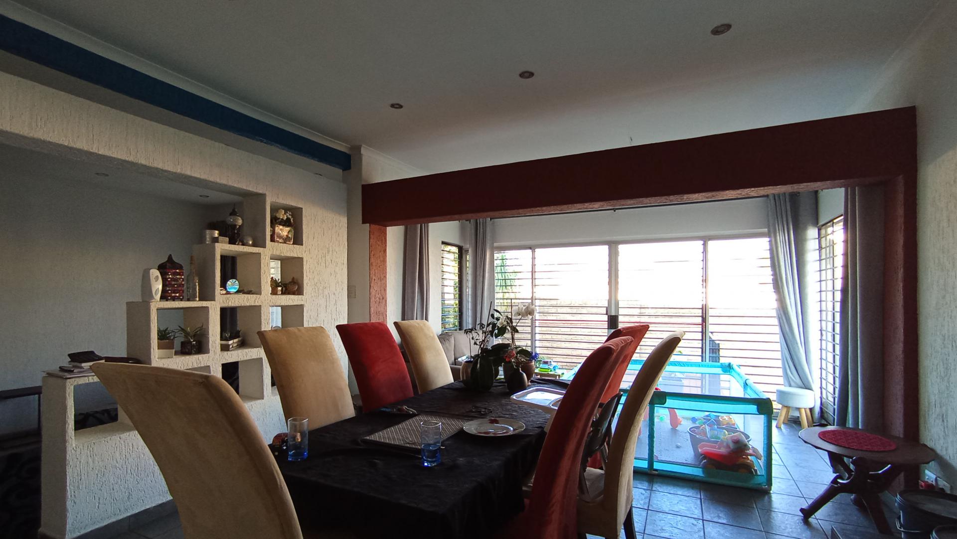 Dining Room - 29 square meters of property in Crosby