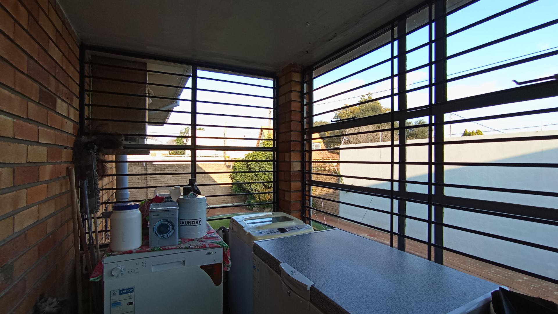 Spaces - 26 square meters of property in Crosby