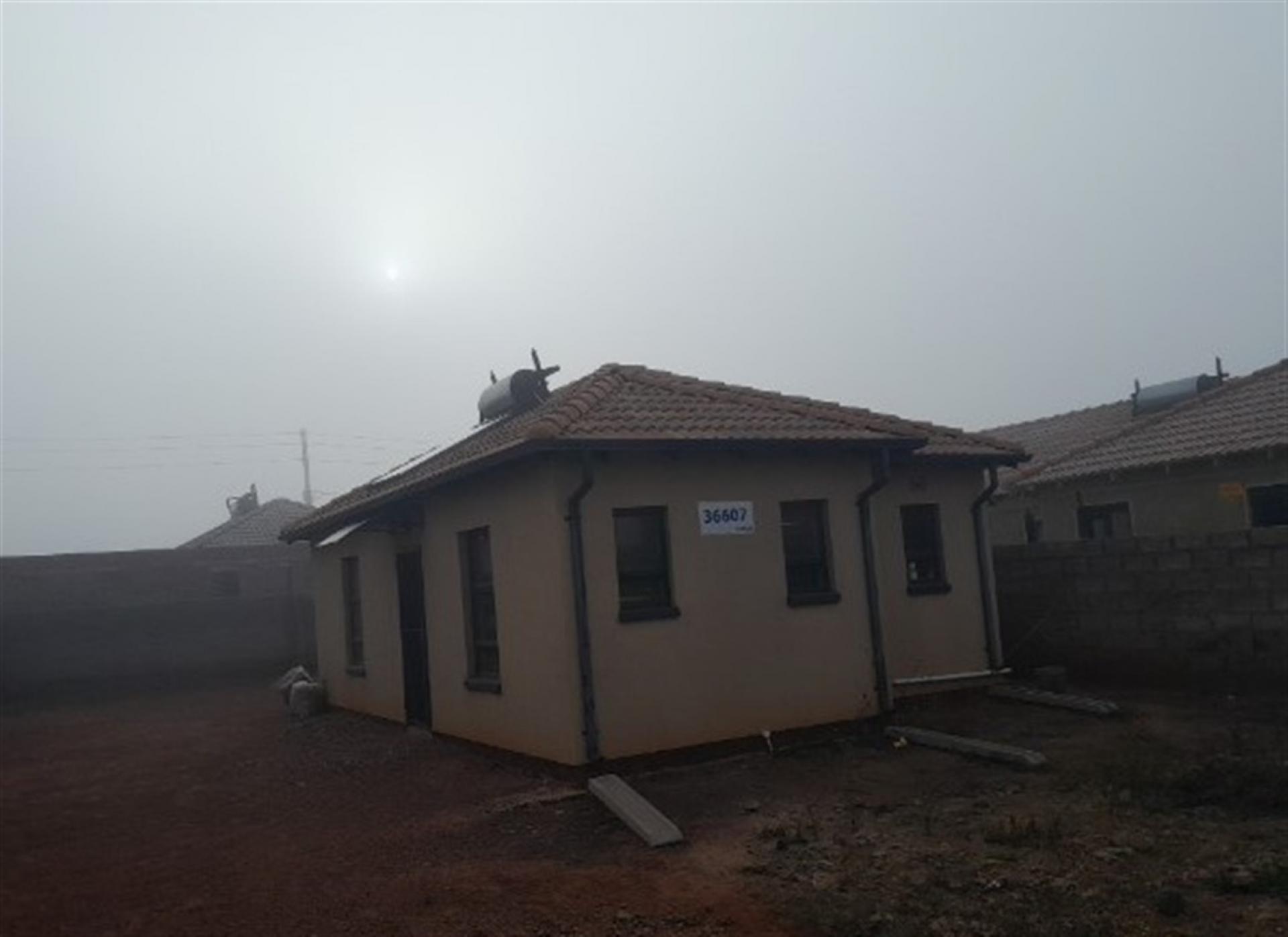 Front View of property in Protea Glen