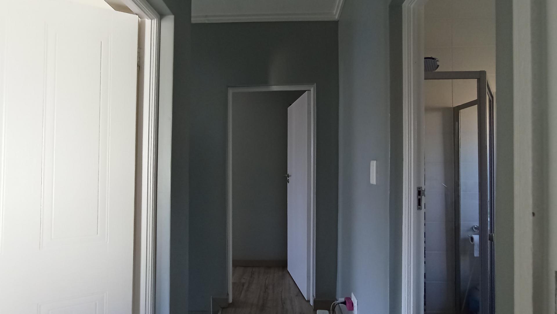 Spaces - 14 square meters of property in Maroeladal