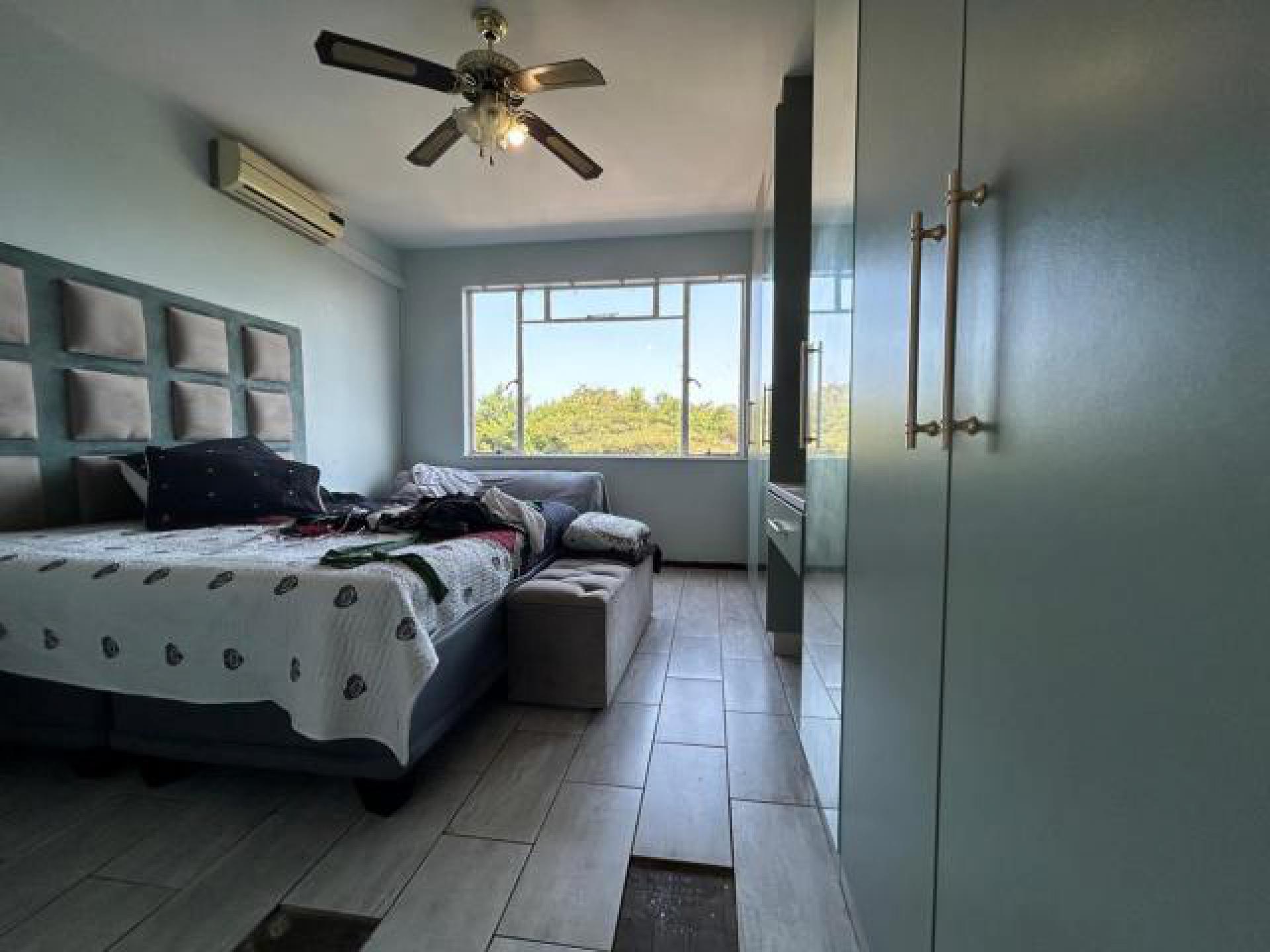 Main Bedroom - 18 square meters of property in Cato Manor 