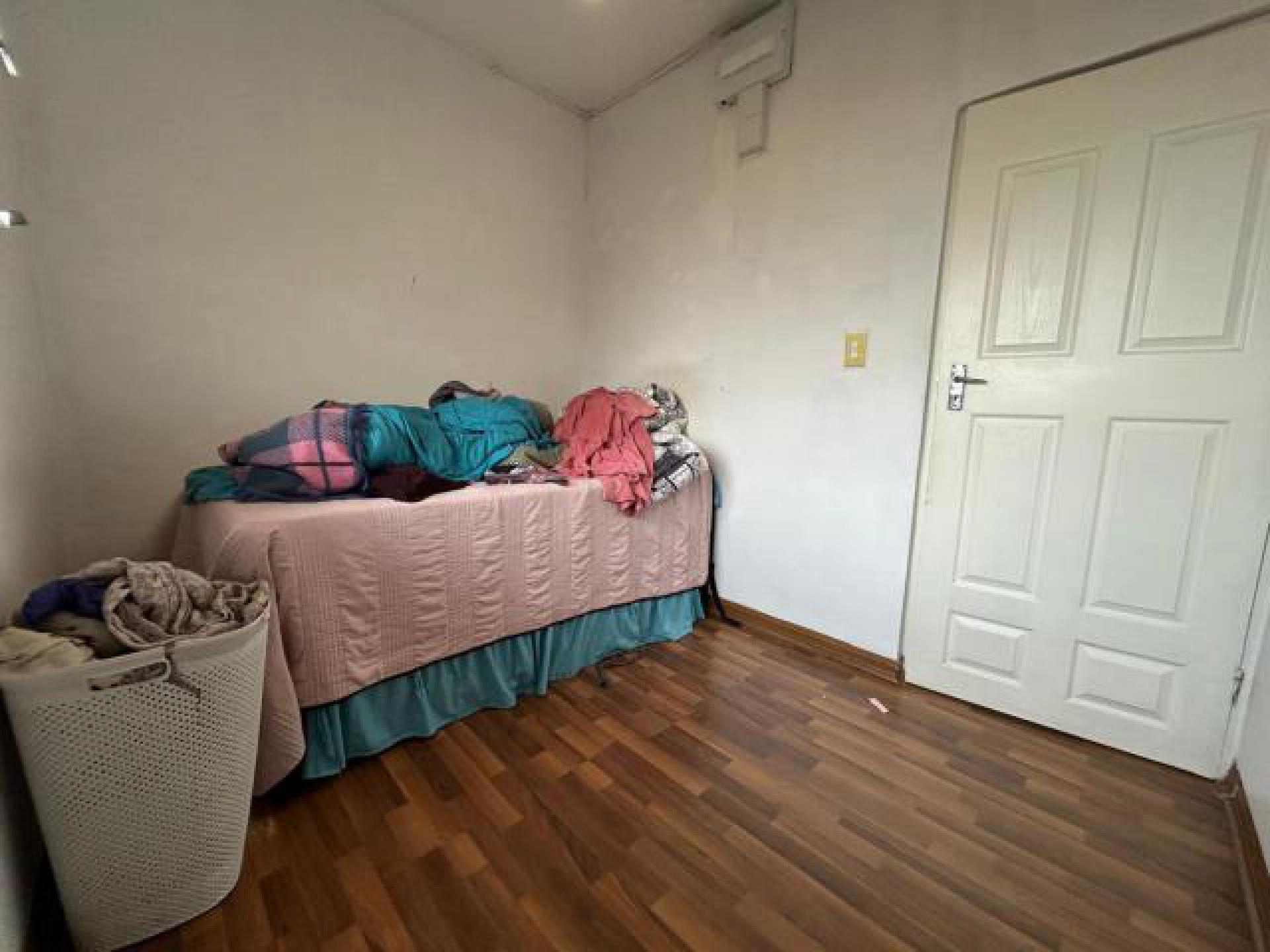 Bed Room 2 - 14 square meters of property in Cato Manor 