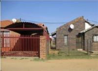 Front View of property in Kwa-Guqa