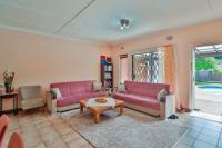Lounges - 39 square meters of property in New Germany 