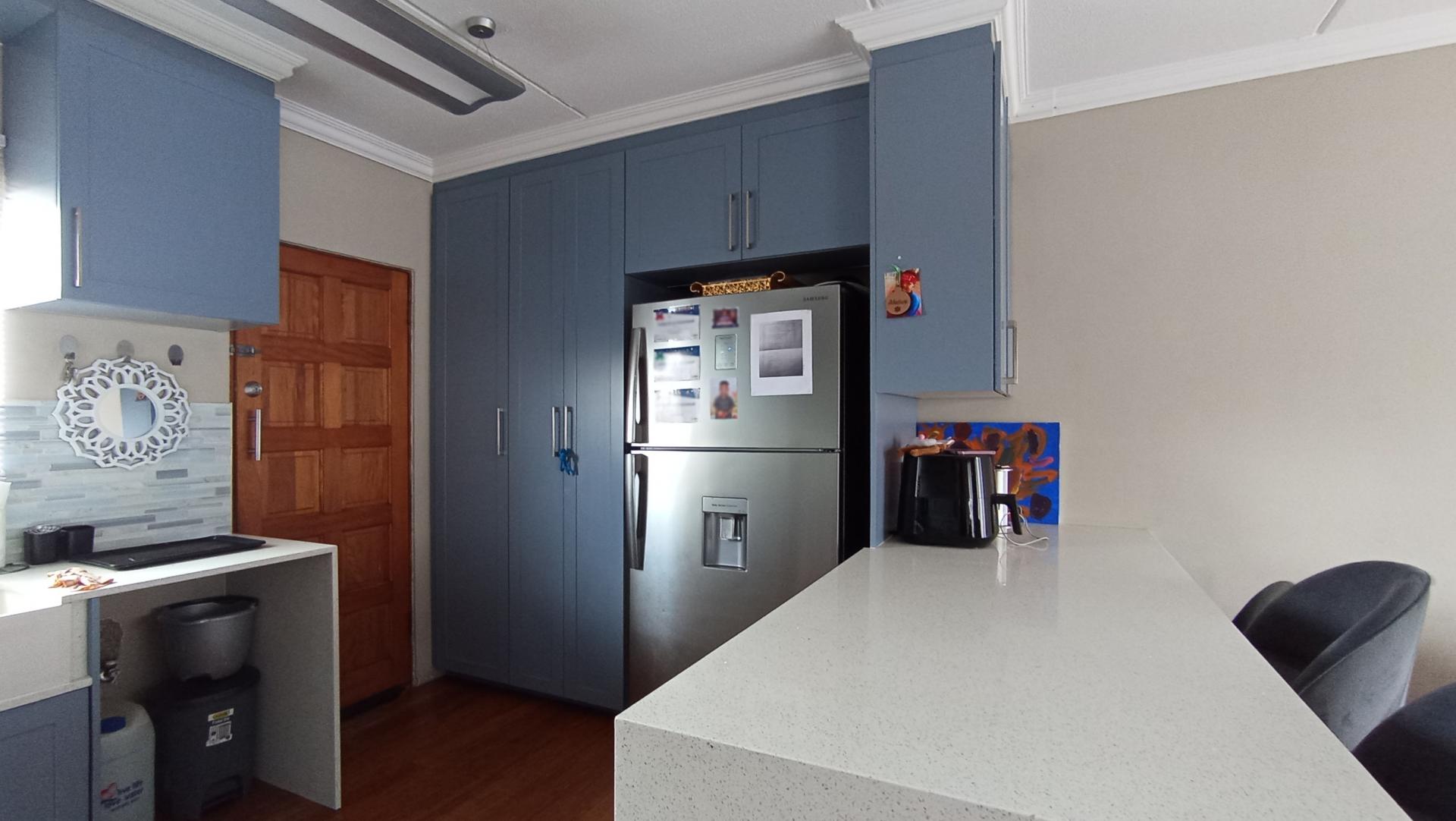 Kitchen - 13 square meters of property in Greenstone Hill