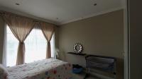 Bed Room 1 - 11 square meters of property in Greenstone Hill
